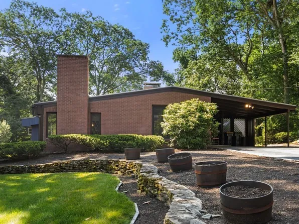 255 Summit Rd, Abington, MA 02351