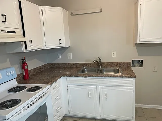 3368 Valley View Dr NE — Photo 4