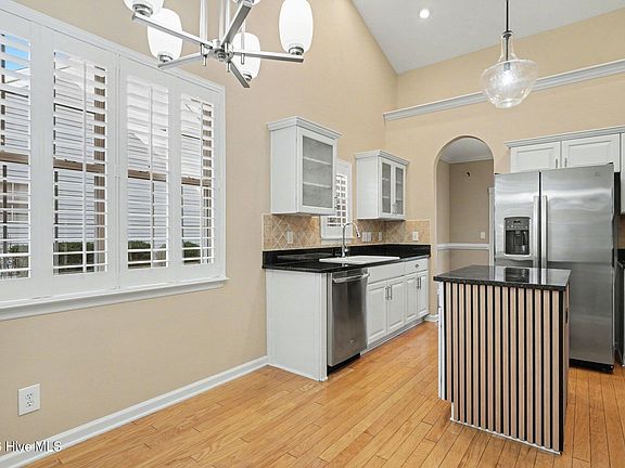 2nd image of 868 Sandpiper Bay Drive SW