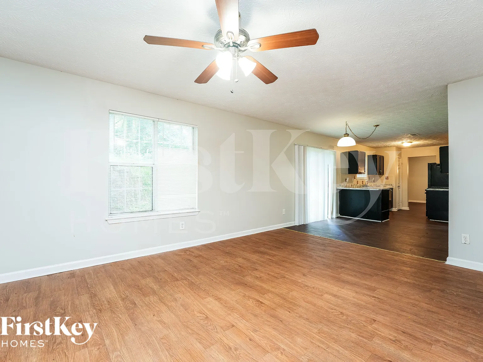5 bed, 3.5 bath, 2494 sqft, $2,675 — Photo 3
