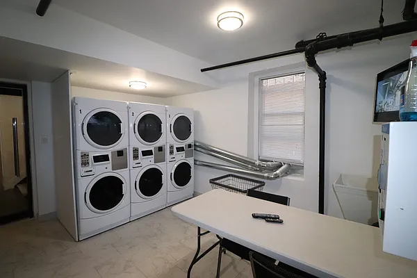 Rented by Bruma Realty LLC | media 7