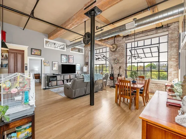 491 Dutton St Unit 411, Lowell, MA 01854