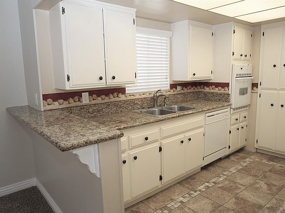 3rd image of 3010 E Theresa St APT 3