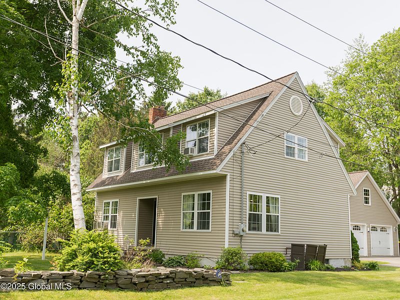 2nd image of 3 Longview Avenue