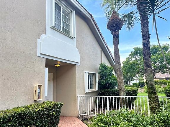 3rd image of 7350 NW 61st Ter