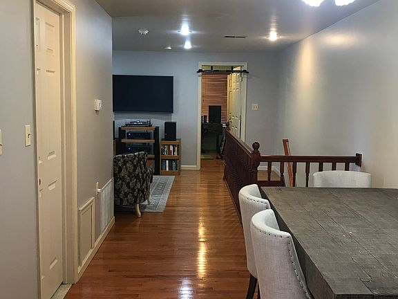4th image of 2122 Race St Unit 3