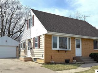 99 Mission Dr, Mason City, IA 50401