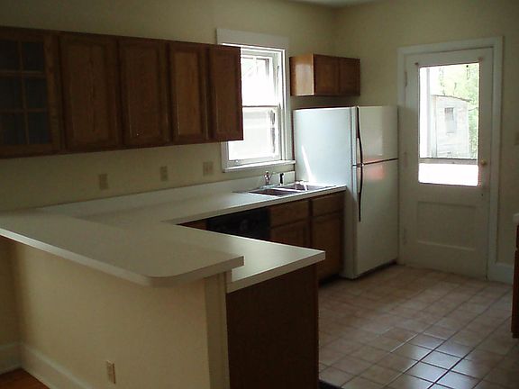 3rd image of 525 Missouri Ave