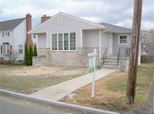 135 Garden Dr, Bridgeport, CT 06606