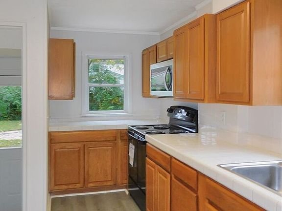 4th image of 46587 Midway Dr