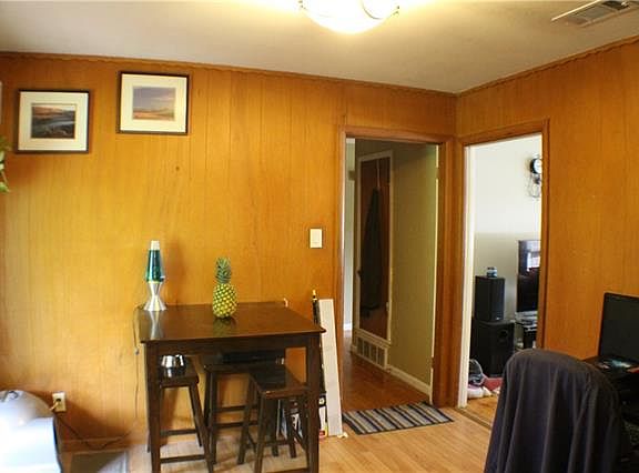 4th image of 205 W Avenue K