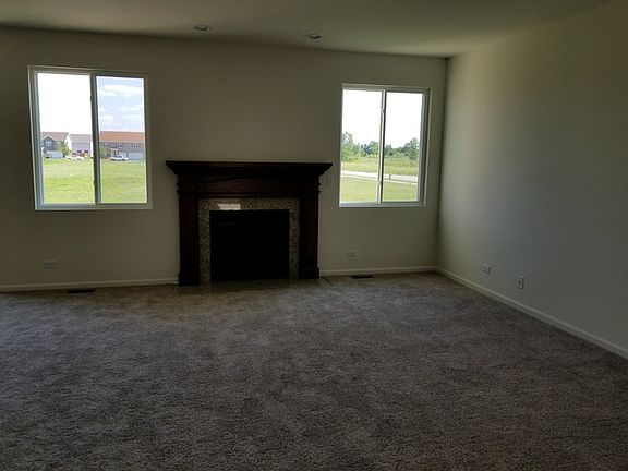 3rd image of 2213 Queensbridge Dr