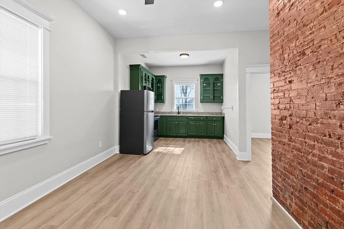 1343 S Preston St — Photo 1