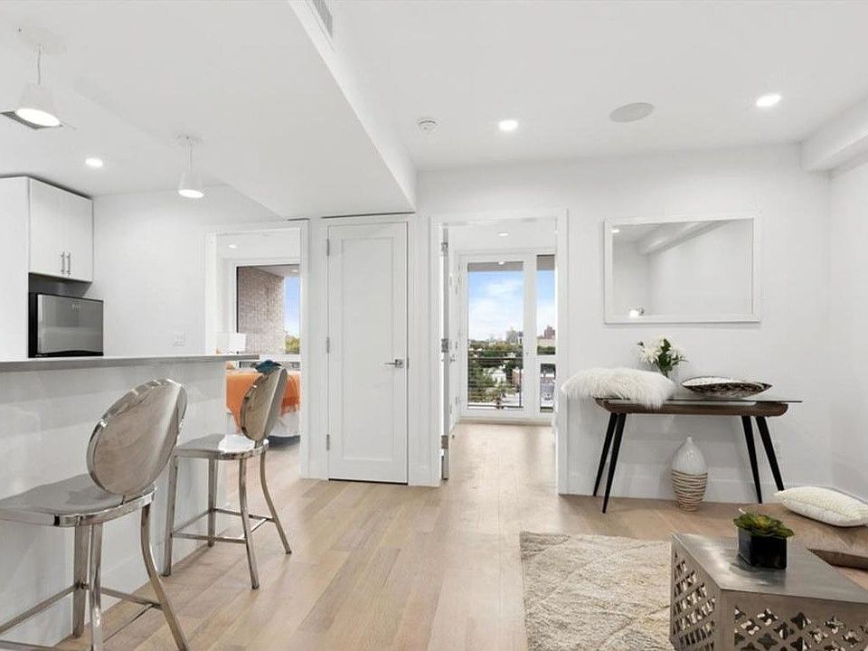1st image of 14-23 Broadway #5FTR
