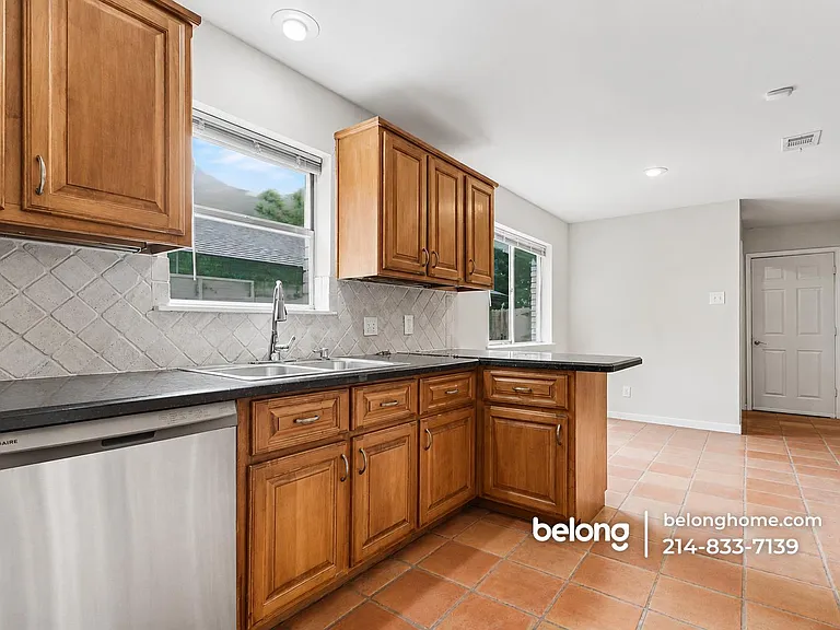 8615 Skyline Dr — Photo 19