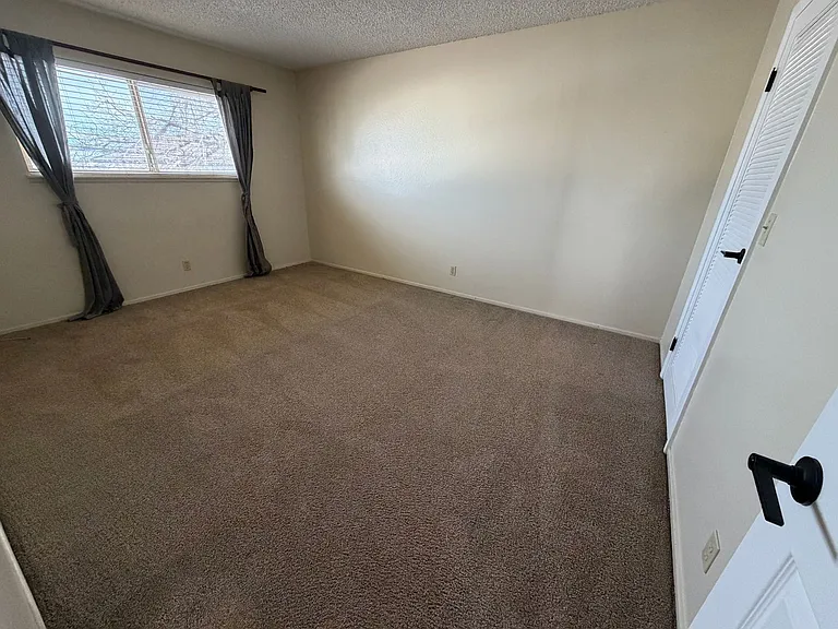 4734 Roberta St #4 — Photo 15