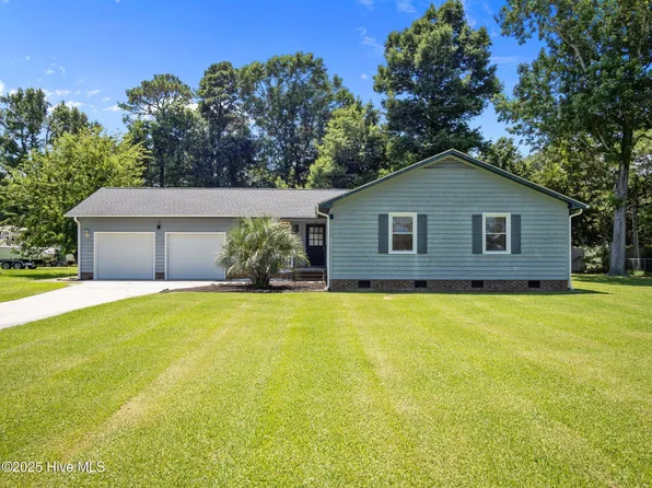 302 Yaupon Drive, Cape Carteret, NC 28584