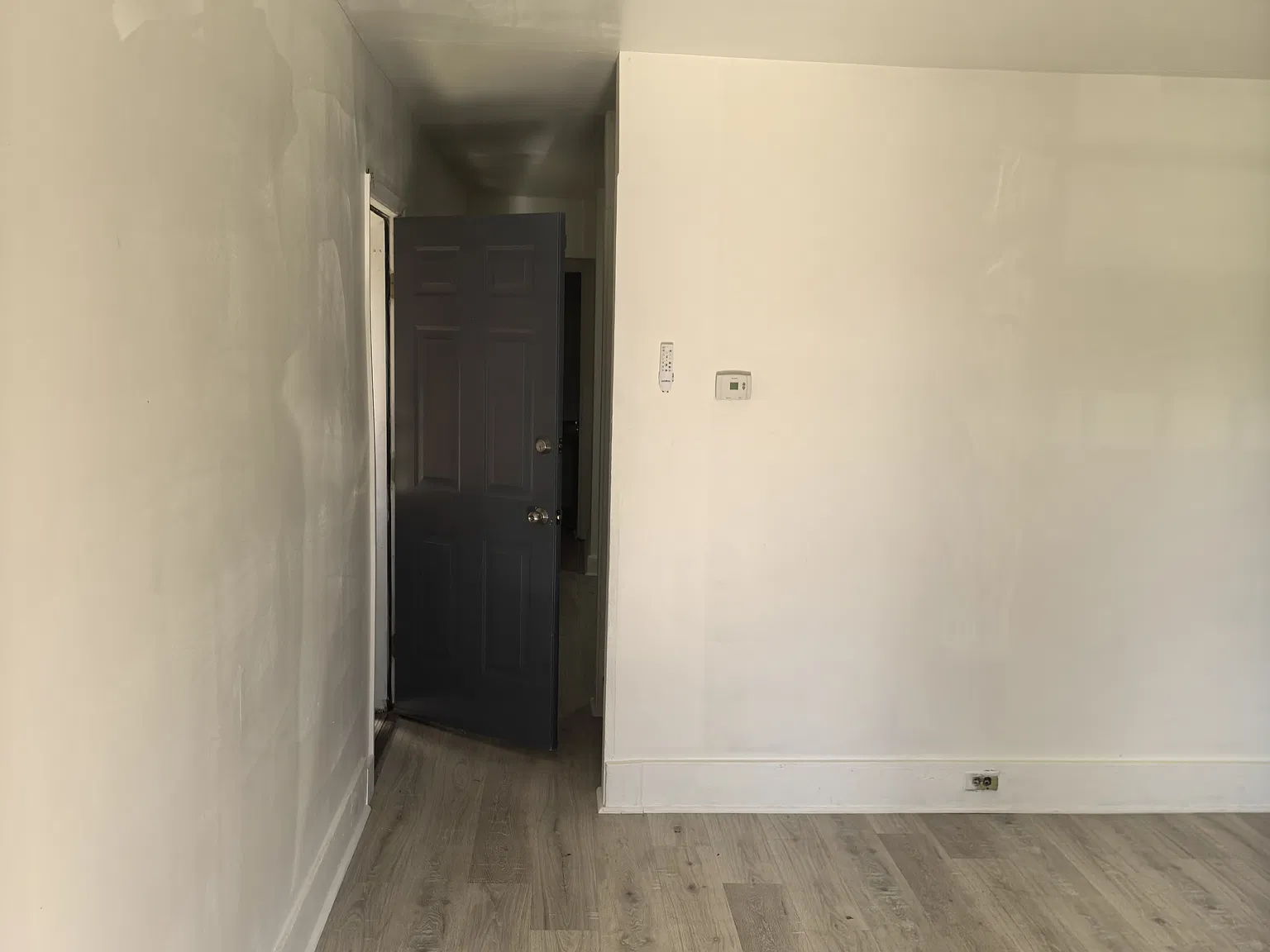 3 bed, 1.5 bath, 1373 sqft, $1,300 — Photo 3