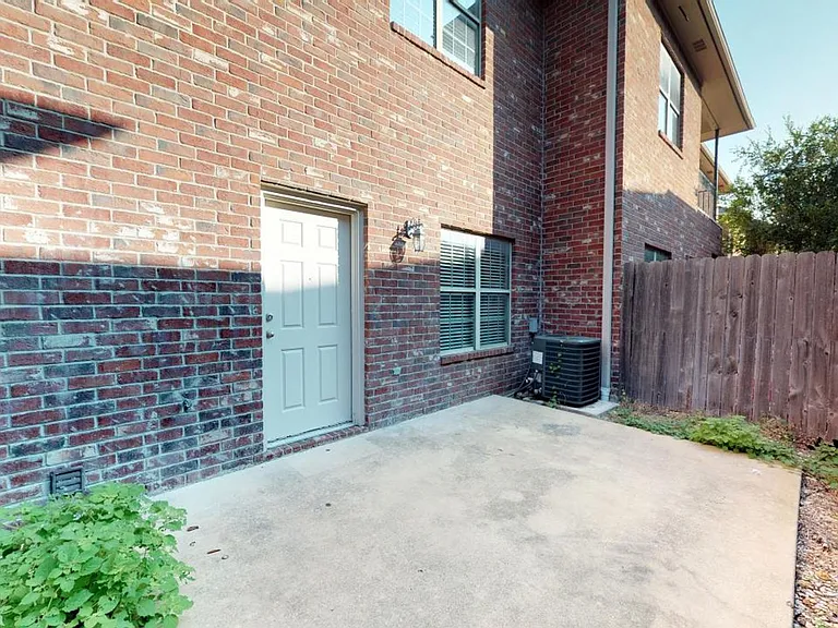 146 Forest Dr — Photo 26