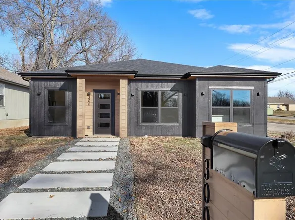 300 Martin Ave, Osawatomie, KS 66064