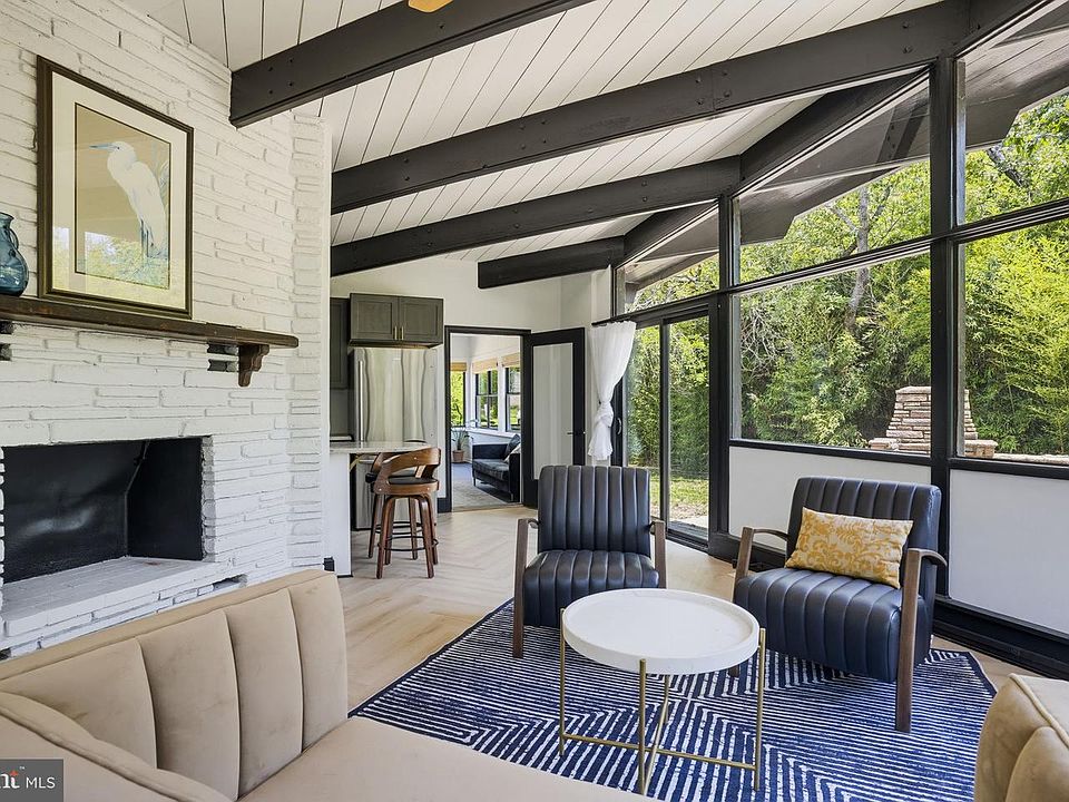 1st image of 419 Seagull Ln