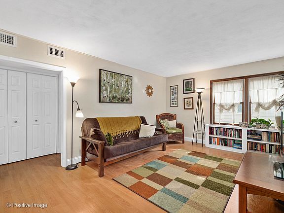 5th image of 119 N Michigan Ave