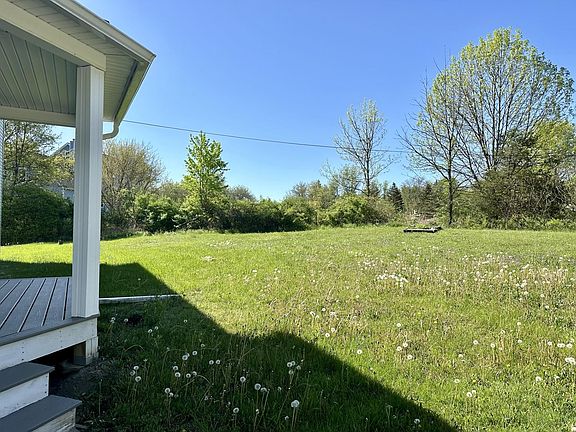 3rd image of 102 Vosburgh Rd #2