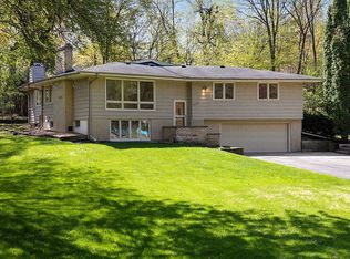 1462 Larch Ln N, Plymouth, MN 55441