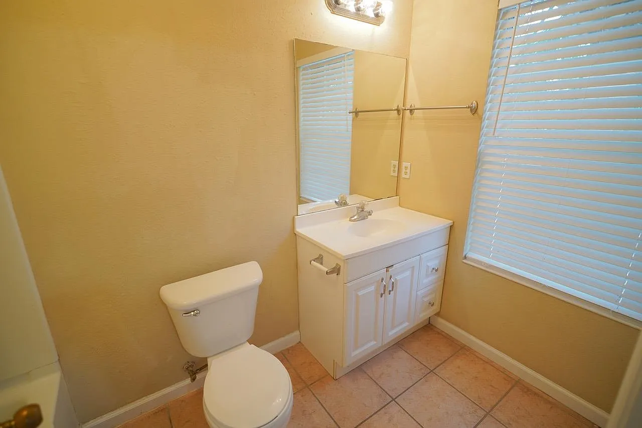 4 bed, 1500 sqft, $1,800 — Photo 4
