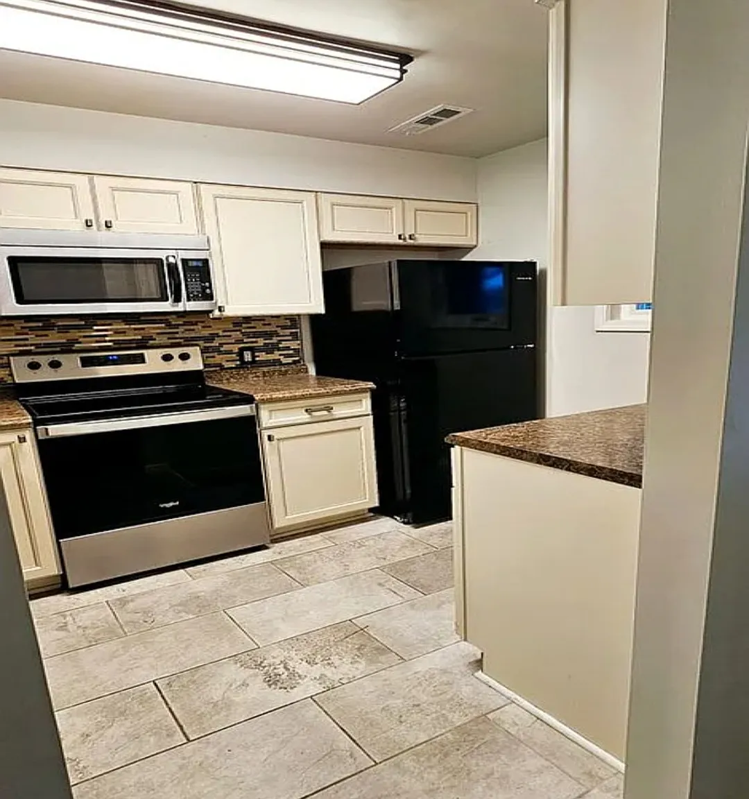 2 bed, 1.5 bath, 1188 sqft, $1,600 — Photo 4