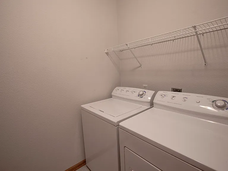 Granite Shores — Photo 15