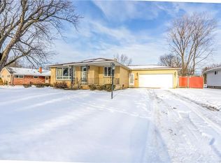 74 Thistle Lea, Williamsville, NY 14221