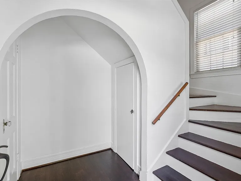 6132 Victor St — Photo 5