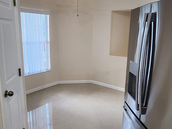 4th image of 466 Marion Oaks Ln