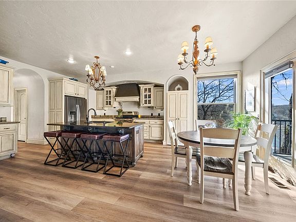 3rd image of 20 Windsor Ln
