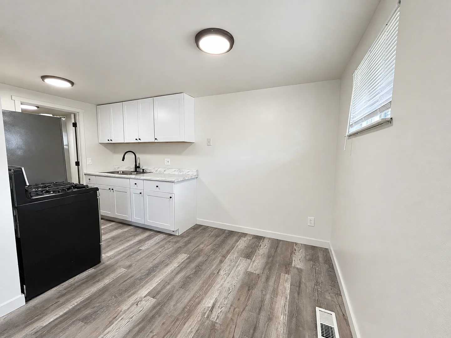 The Cottages at 3440 — Photo 3