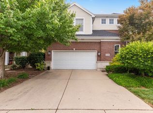 1248 Lake Shore Dr, Lisle, IL 60532