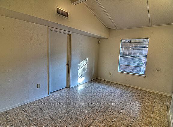 2nd image of 4401 Upland Way
