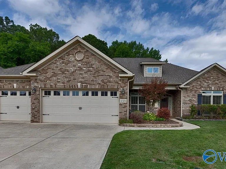 138 Legacy Cove Dr — Photo 1