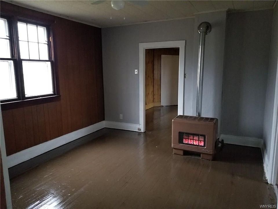 2nd image of 96 Swinburne St