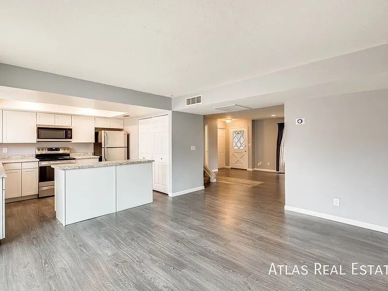 1649 W Hazelwood St — Photo 34