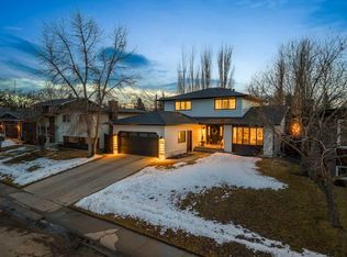 136 E Lake Crimson Close SE, Calgary, AB T2J 3K7