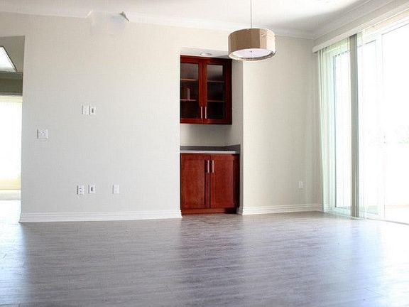 3rd image of 12345 Chandler Blvd APT 202