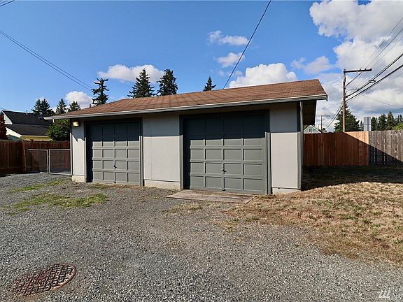 4th image of 1926 9th St