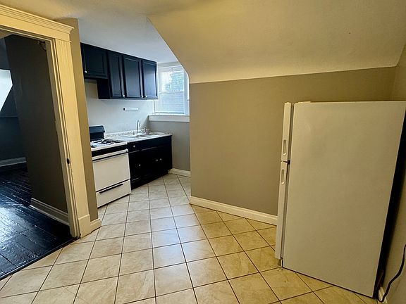 3rd image of 1144 S 3rd St APT 4
