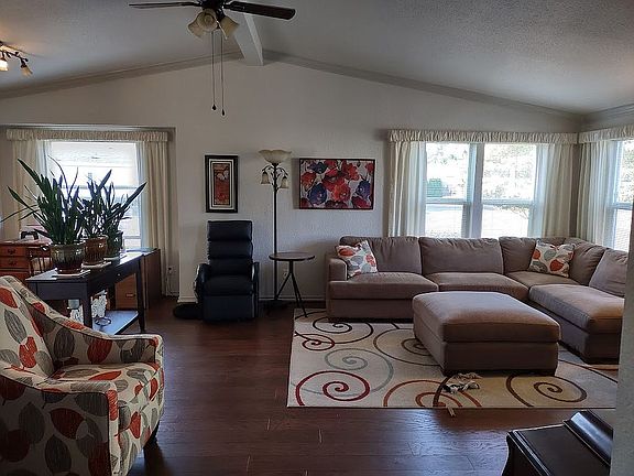 3rd image of 8 Noel Ln