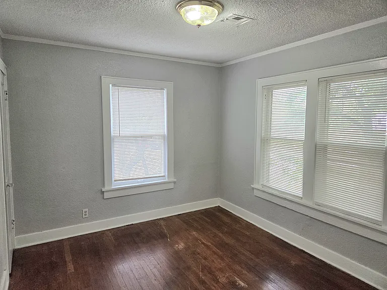 1809 N Gatewood Ave — Photo 12