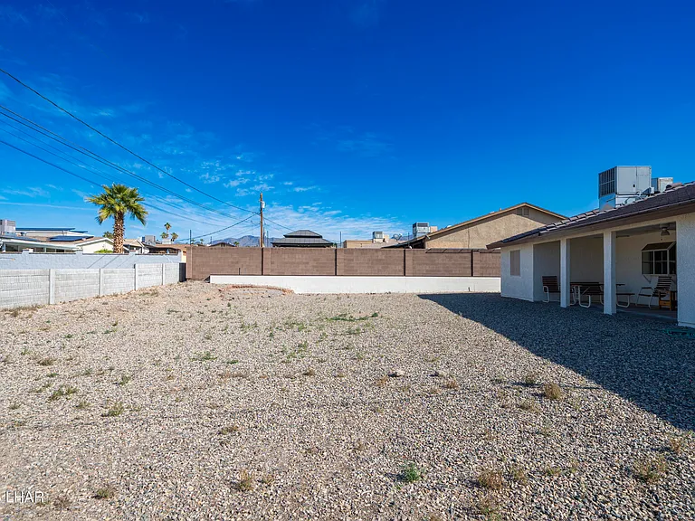 3099 Jamaica Blvd S — Photo 14