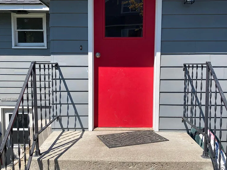 813 E 3rd Ave — Photo 10