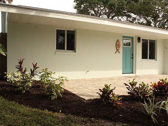 4th image of 2309 Saxon Dr